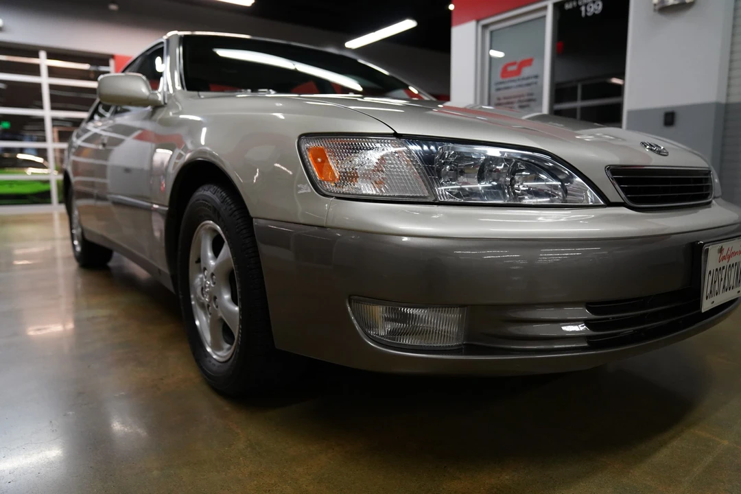 1999 Lexus ES 3rd Gen - Image 11 of 31