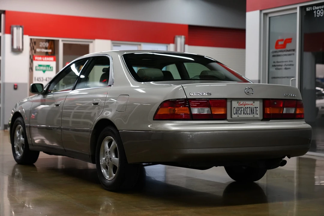 1999 Lexus ES 3rd Gen - Image 4 of 31