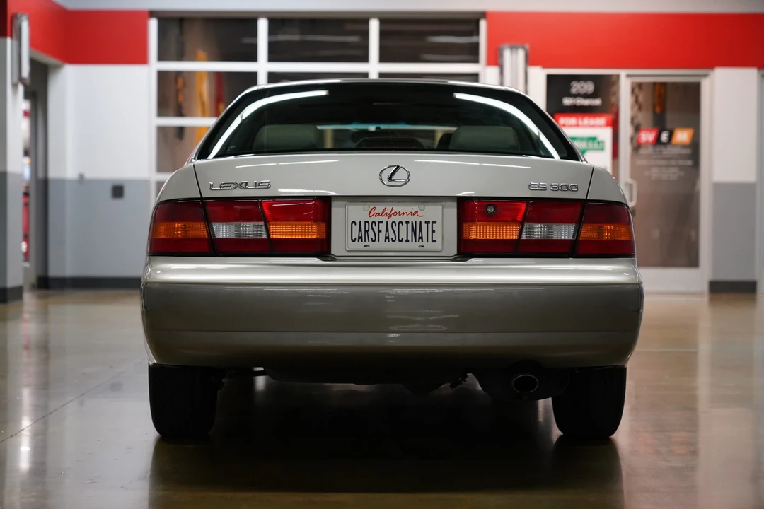 1999 Lexus ES 3rd Gen - Image 5 of 31
