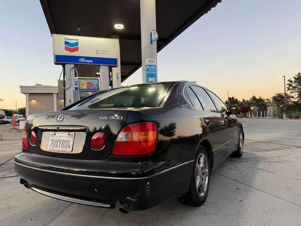 1999 Lexus GS 2nd Gen - Image 4 of 10