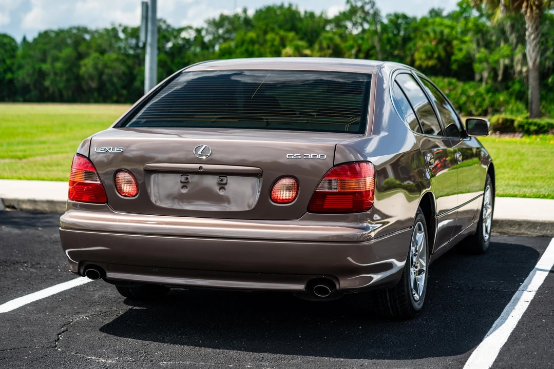 1999 Lexus GS 1st Gen - Image 18 of 31
