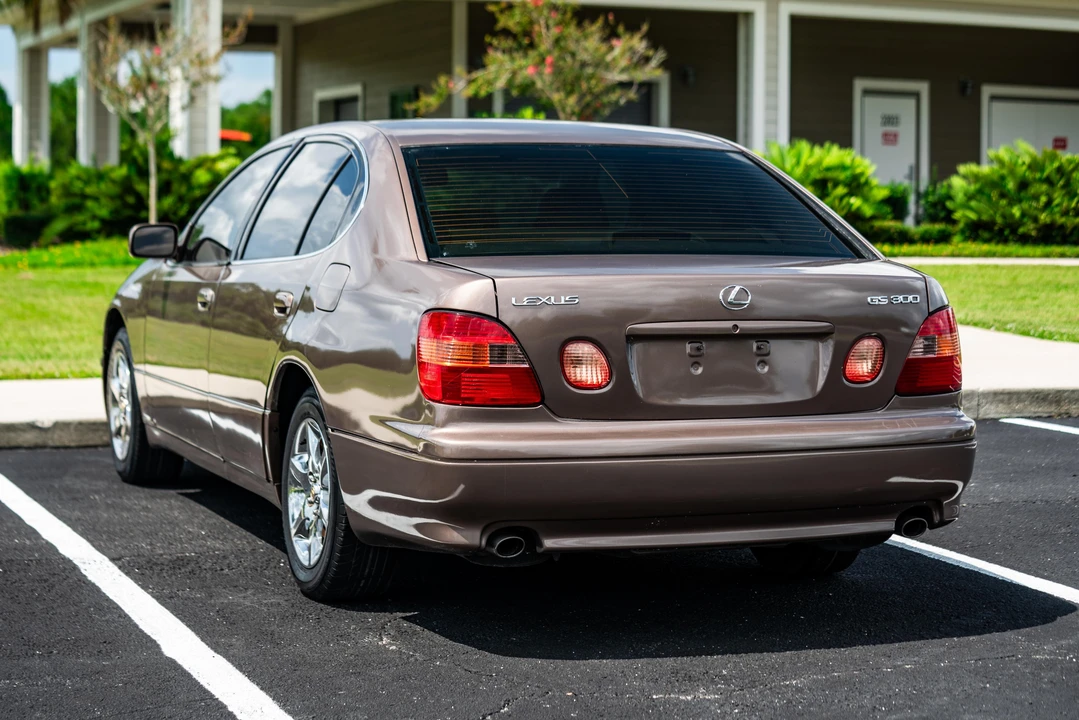 1999 Lexus GS 1st Gen - Image 17 of 31