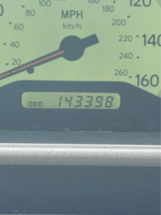 1999 Lexus GS 2nd Gen - Image 11 of 12