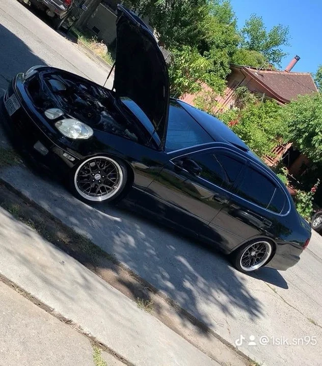 1999 Lexus GS 2nd Gen - Image 5 of 11
