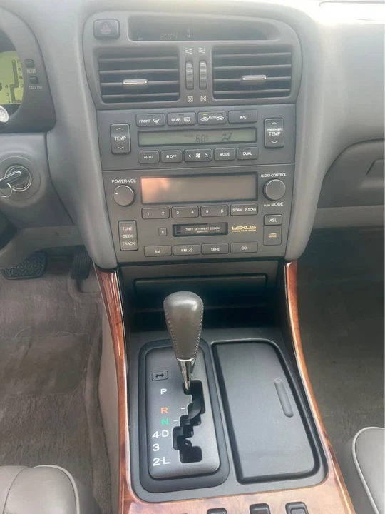 1999 Lexus GS 2nd Gen - Image 10 of 14