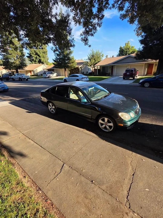 1999 Lexus GS 2nd Gen - Image 2 of 3