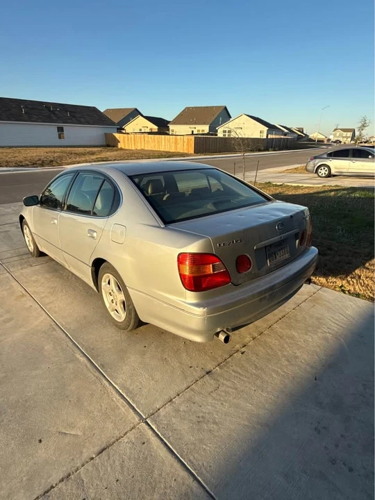 1999 Lexus GS 2nd Gen - Image 4 of 11