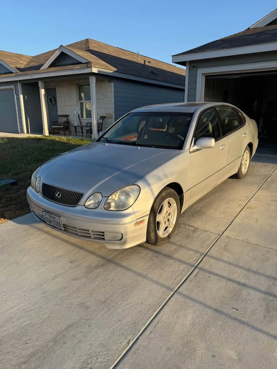 1999 Lexus GS 2nd Gen - Image 2 of 11