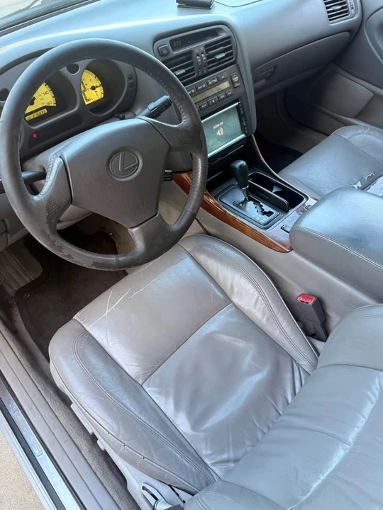 1999 Lexus GS 2nd Gen - Image 7 of 10