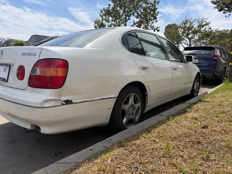 1999 Lexus GS 2nd Gen - Image 2 of 2