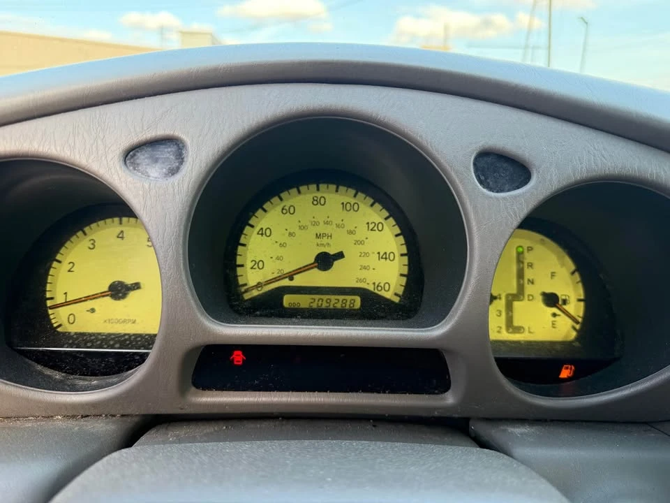 1999 Lexus GS 2nd Gen - Image 11 of 11