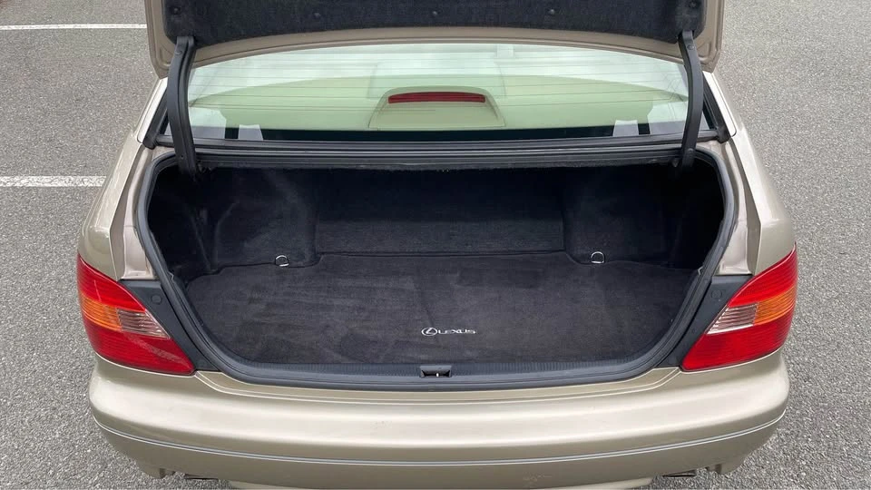 1999 Lexus GS 2nd Gen - Image 18 of 19