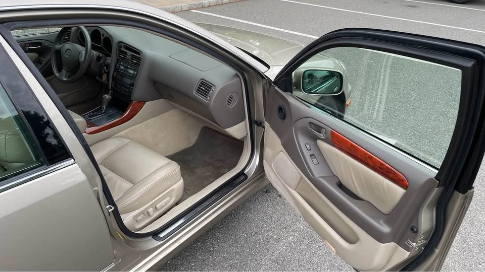 1999 Lexus GS 2nd Gen - Image 14 of 19