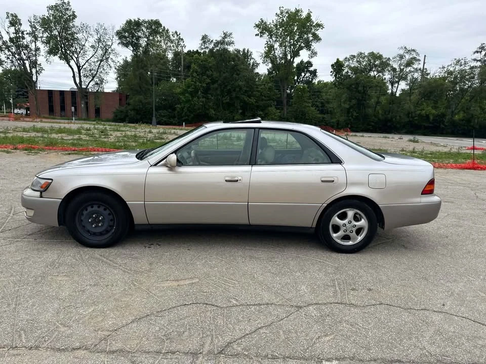 1999 Lexus GS 2nd Gen - Image 4 of 10