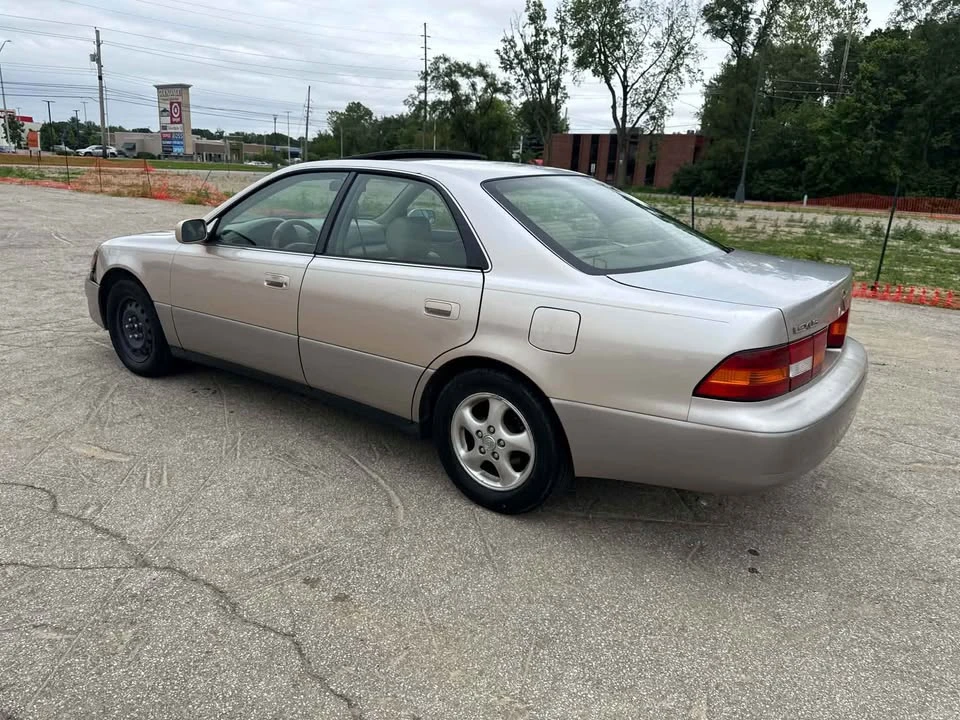 1999 Lexus GS 2nd Gen - Image 6 of 10