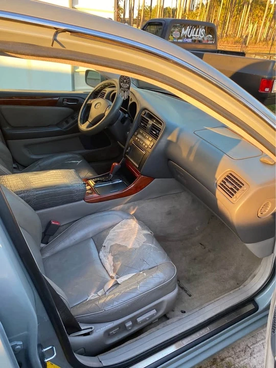 1999 Lexus GS 2nd Gen - Image 5 of 10