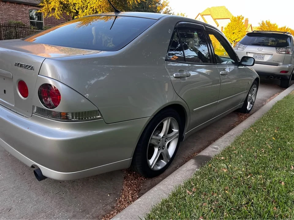 1999 Lexus IS 1st Gen - Image 9 of 16