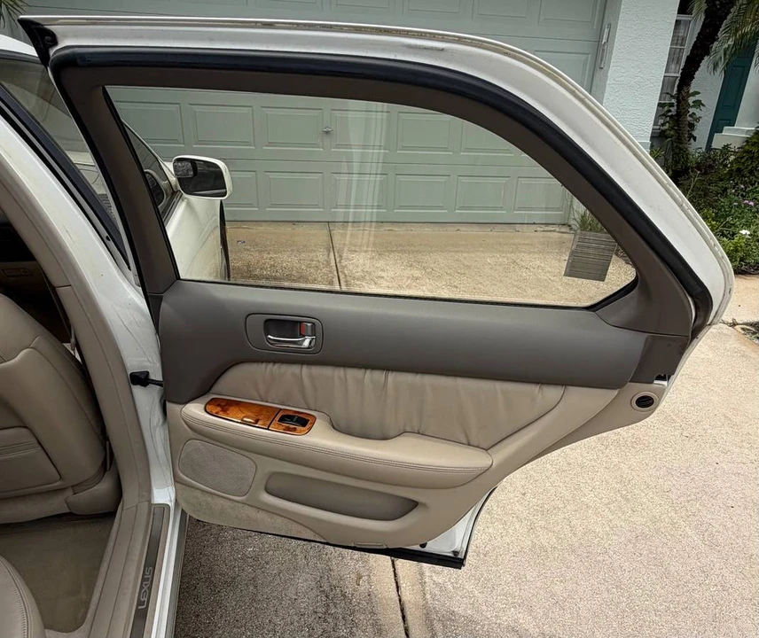 1999 Lexus LS 2nd Gen - Image 15 of 24