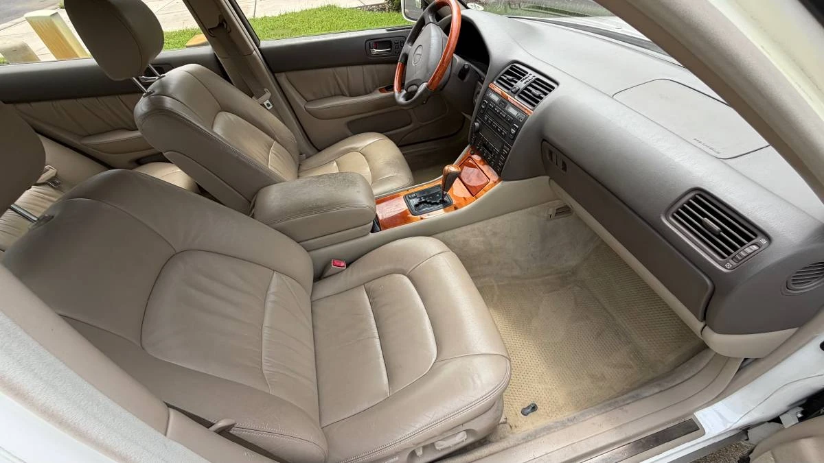 1999 Lexus LS 2nd Gen - Image 11 of 24