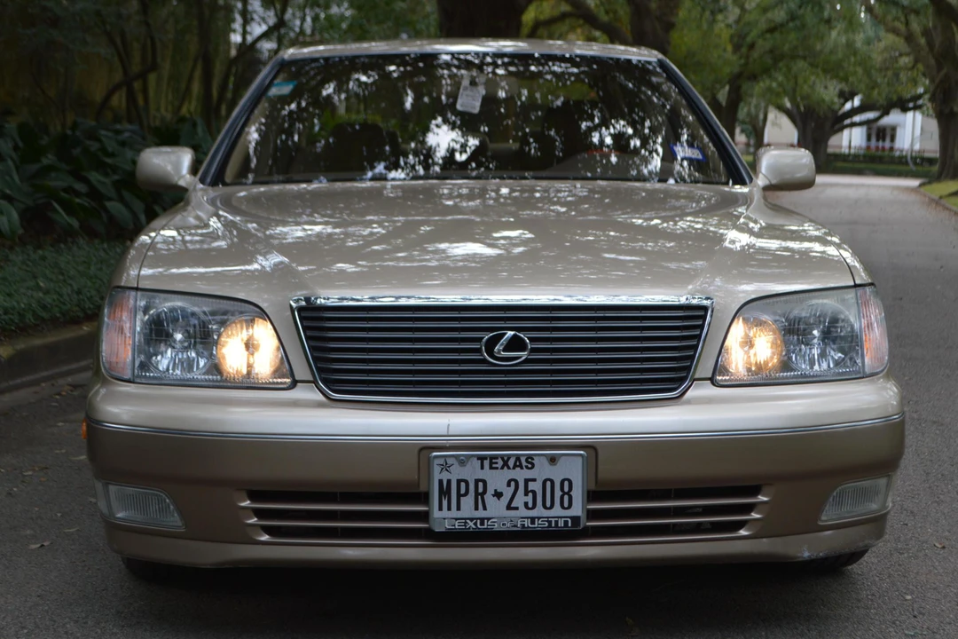 1999 Lexus LS 2nd Gen - Image 2 of 5