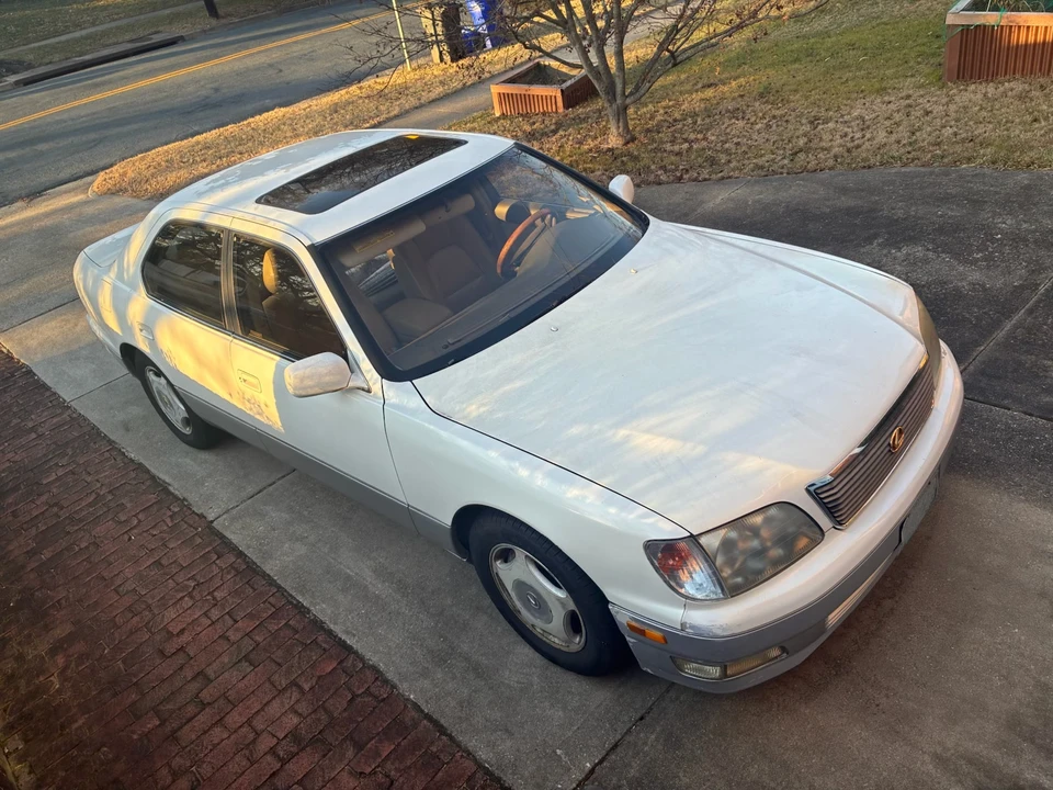 1999 Lexus LS 2nd Gen - Image 4 of 10