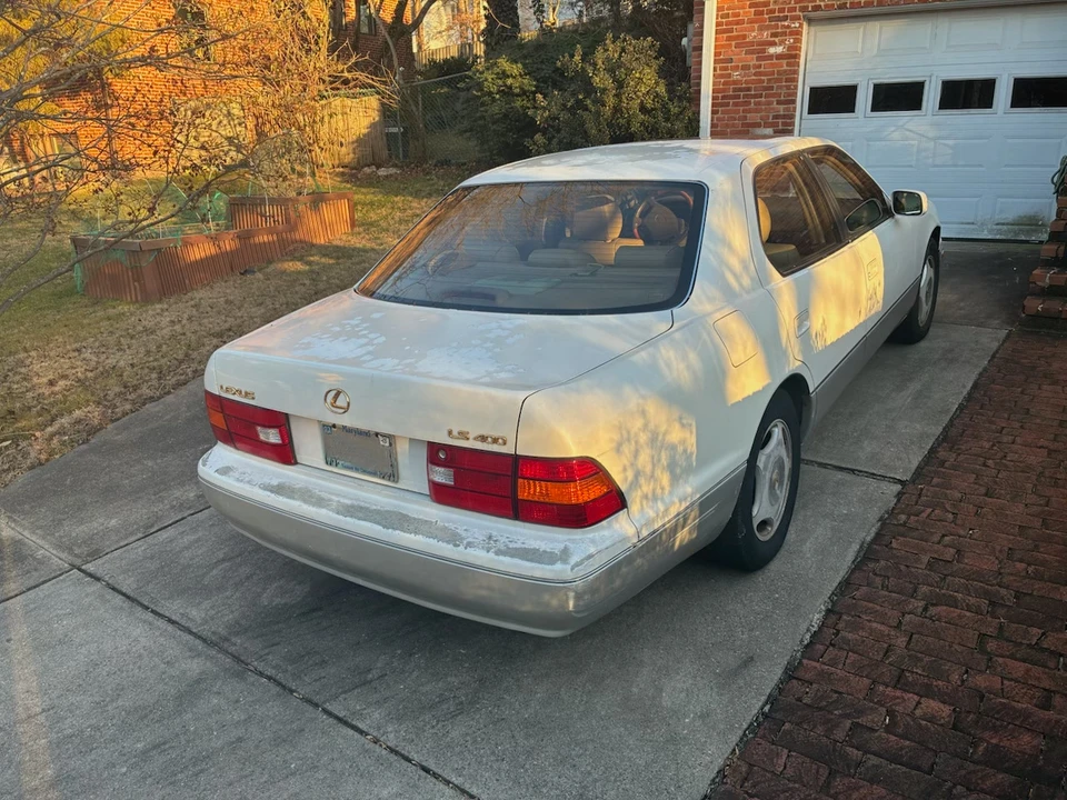 1999 Lexus LS 2nd Gen - Image 2 of 10