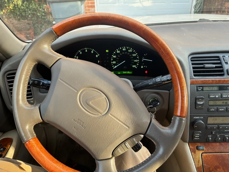 1999 Lexus LS 2nd Gen - Image 8 of 10