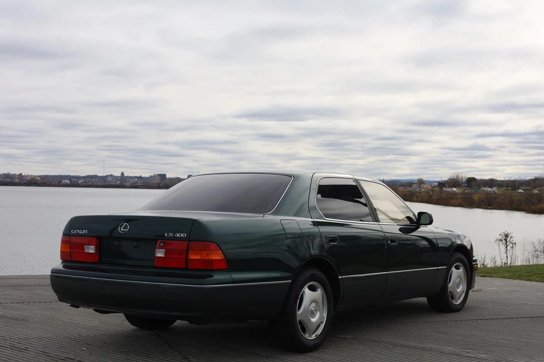1999 Lexus LS 2nd Gen - Image 15 of 31
