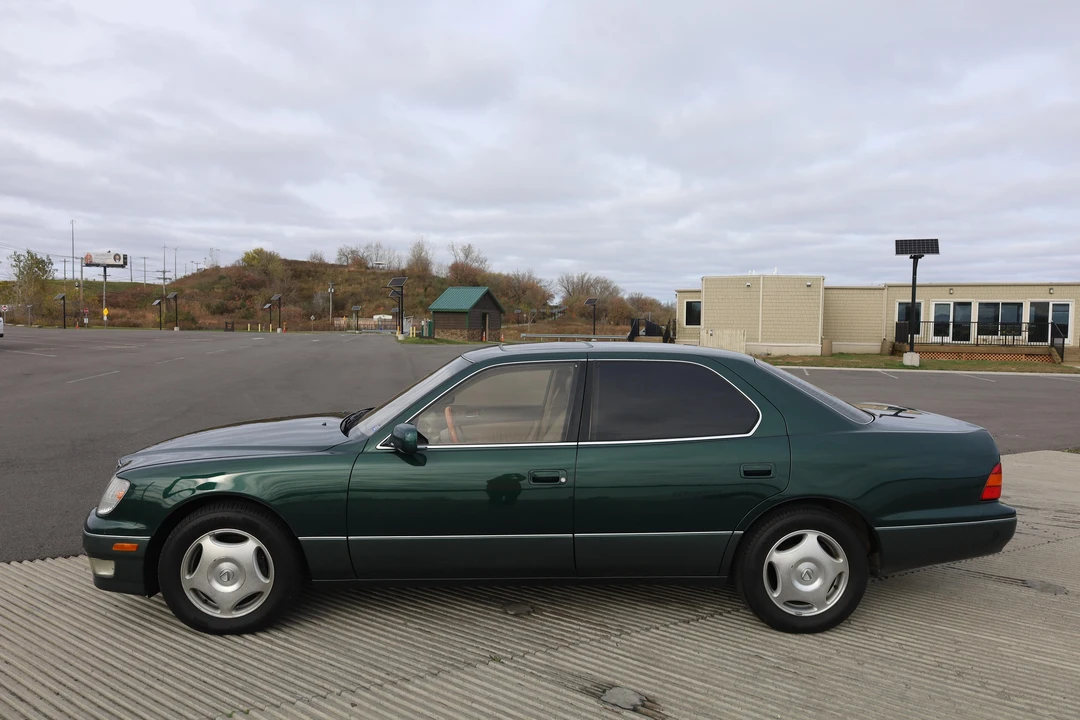 1999 Lexus LS 2nd Gen - Image 10 of 31