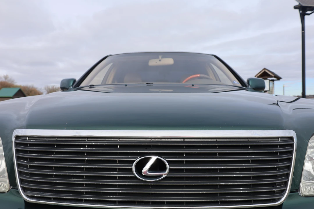 1999 Lexus LS 2nd Gen - Image 24 of 31
