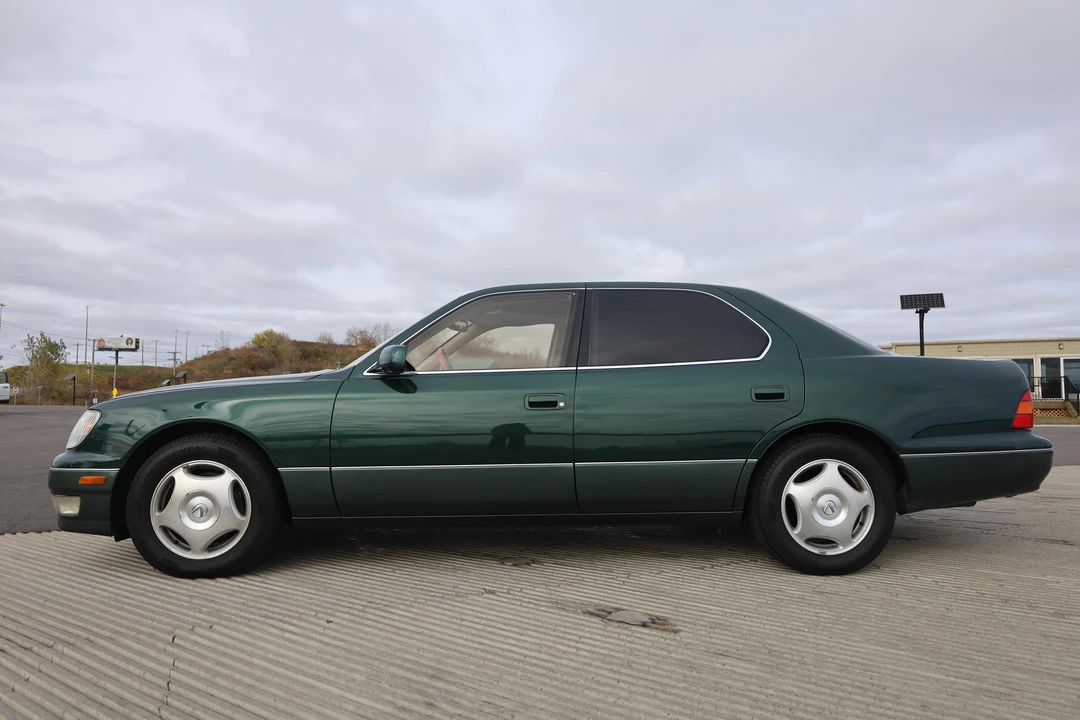1999 Lexus LS 2nd Gen - Image 11 of 31