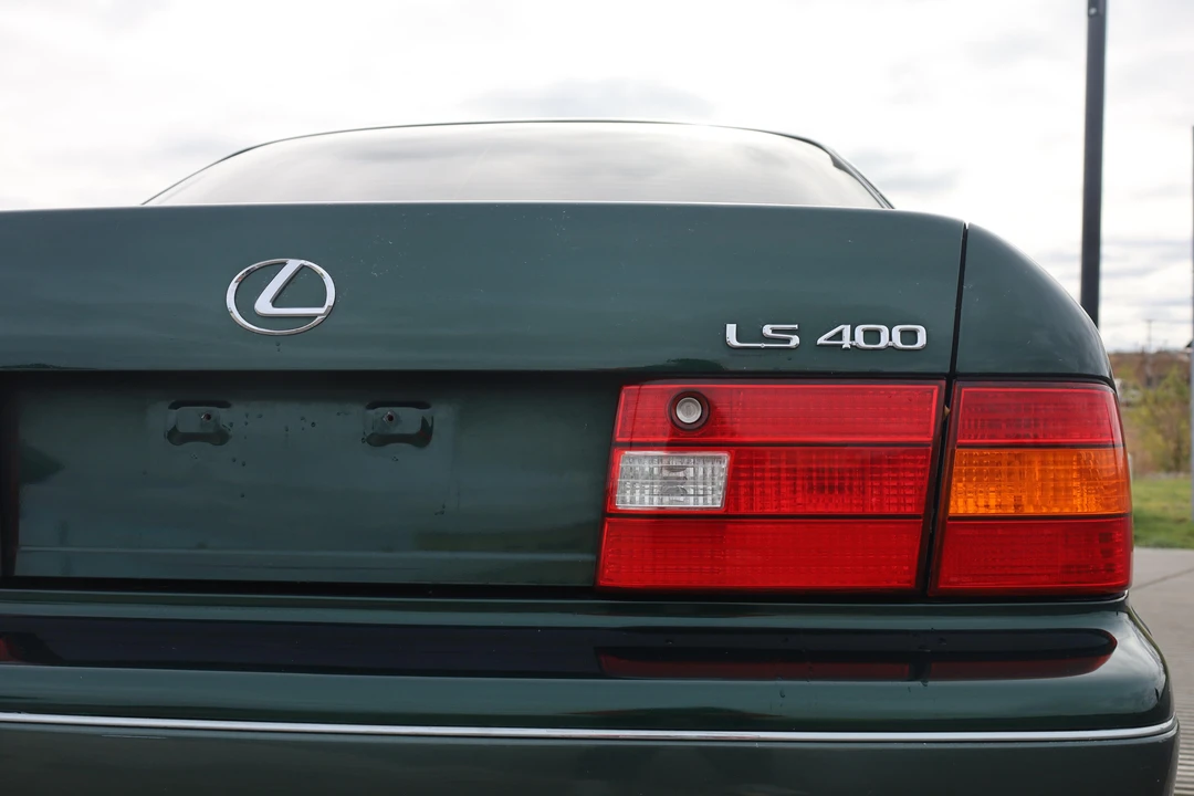 1999 Lexus LS 2nd Gen - Image 27 of 31