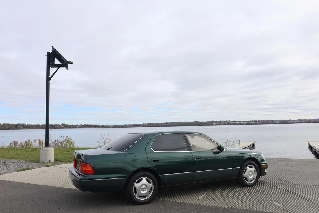 1999 Lexus LS 2nd Gen - Image 17 of 31