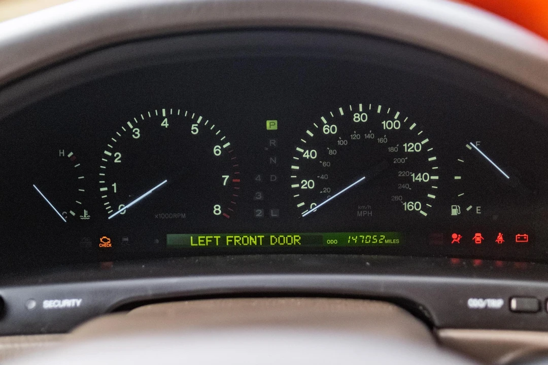 1999 Lexus LS 2nd Gen - Image 24 of 31