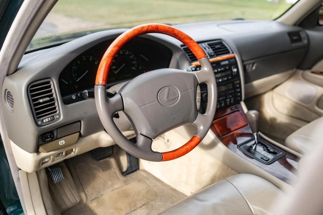 1999 Lexus LS 2nd Gen - Image 21 of 31