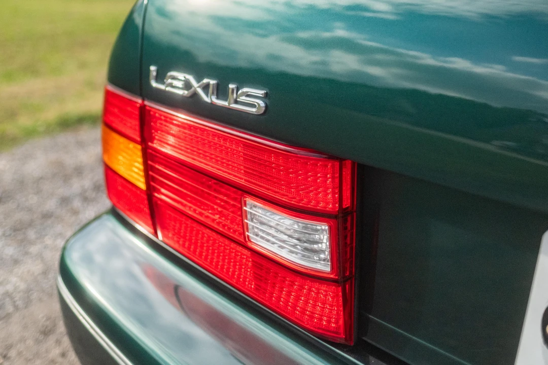 1999 Lexus LS 2nd Gen - Image 12 of 31