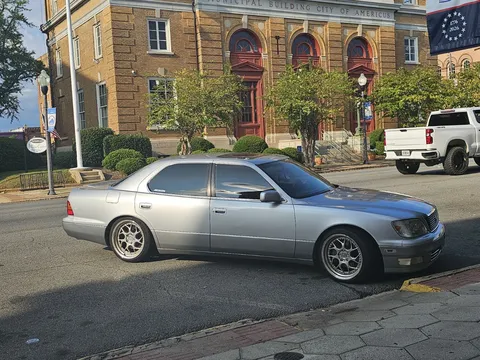 1999 Lexus LS 400
