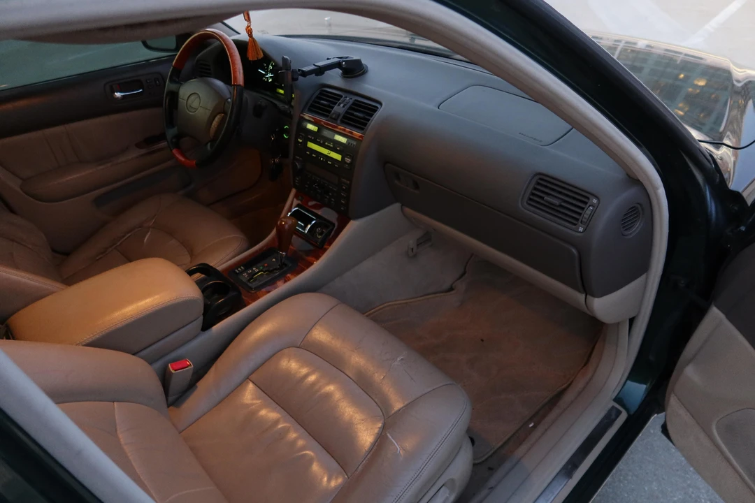 1999 Lexus LS 2nd Gen - Image 22 of 31