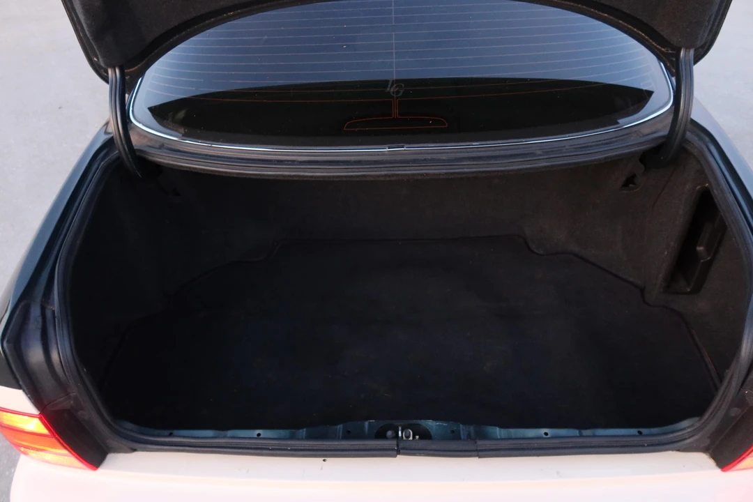 1999 Lexus LS 2nd Gen - Image 30 of 31