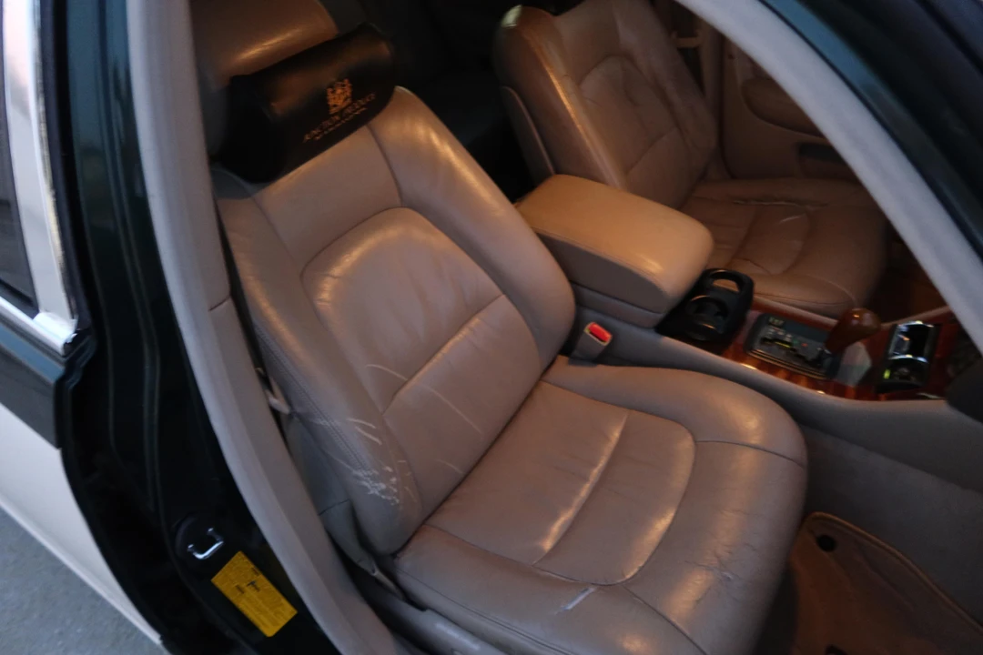 1999 Lexus LS 2nd Gen - Image 14 of 31