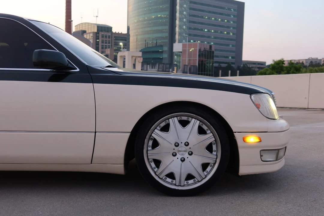 1999 Lexus LS 2nd Gen - Image 12 of 31