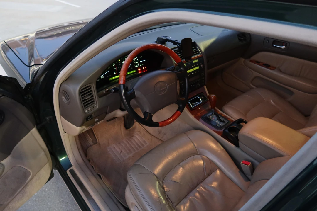 1999 Lexus LS 2nd Gen - Image 13 of 31