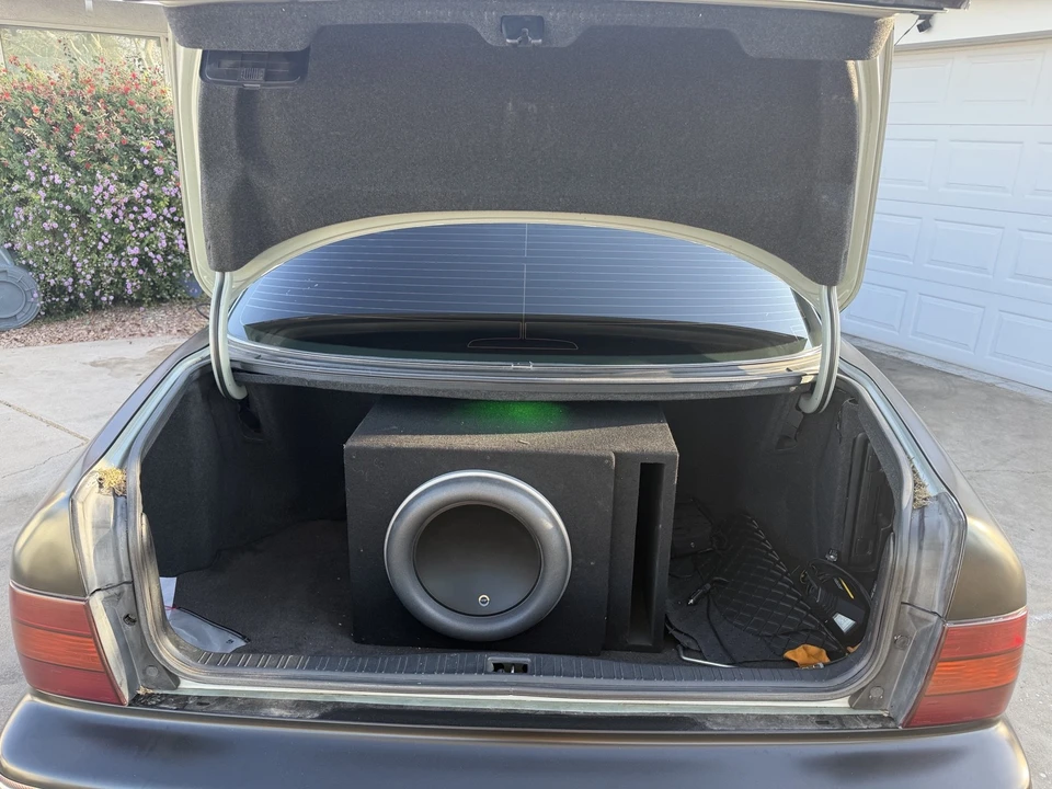 1999 Lexus LS 2nd Gen - Image 5 of 16