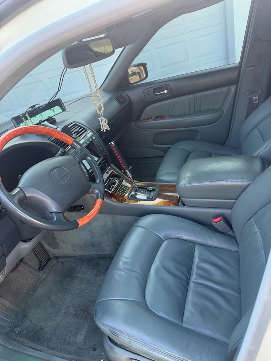 1999 Lexus LS 2nd Gen - Image 12 of 16