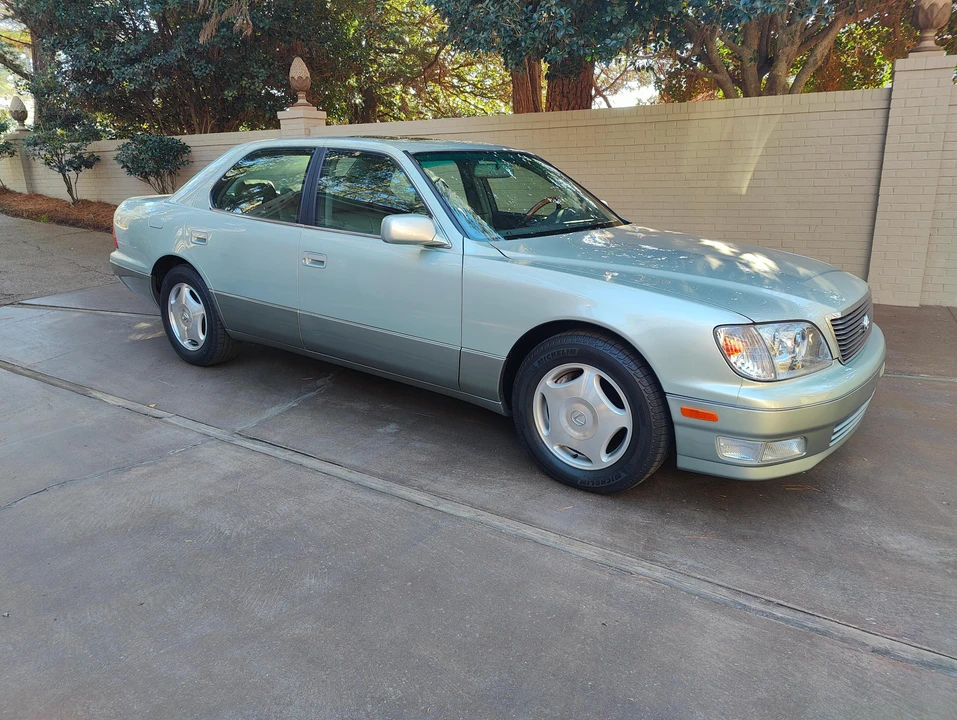 1999 Lexus LS 2nd Gen - Image 21 of 31