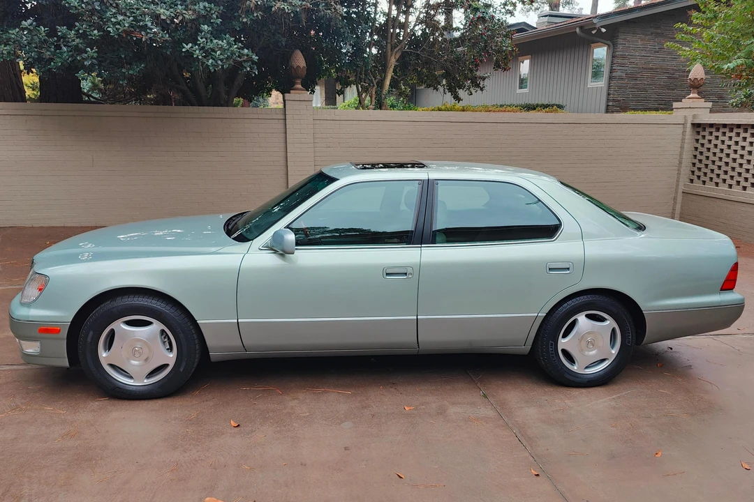 1999 Lexus LS 2nd Gen - Image 3 of 31