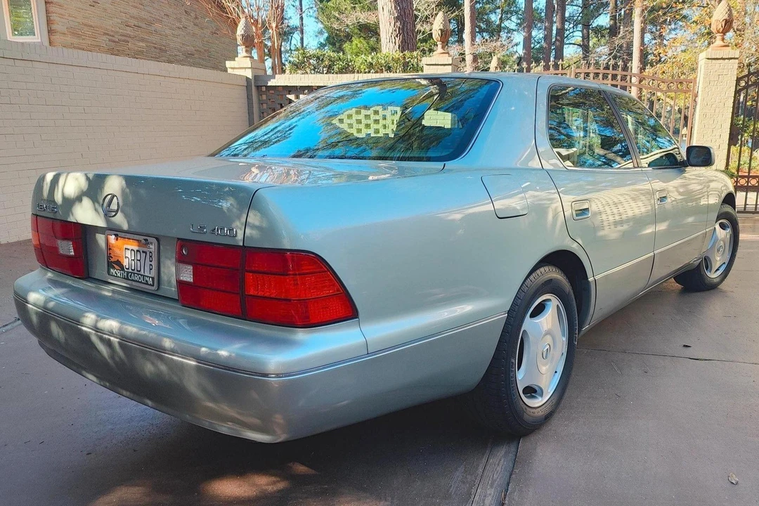 1999 Lexus LS 2nd Gen - Image 4 of 31