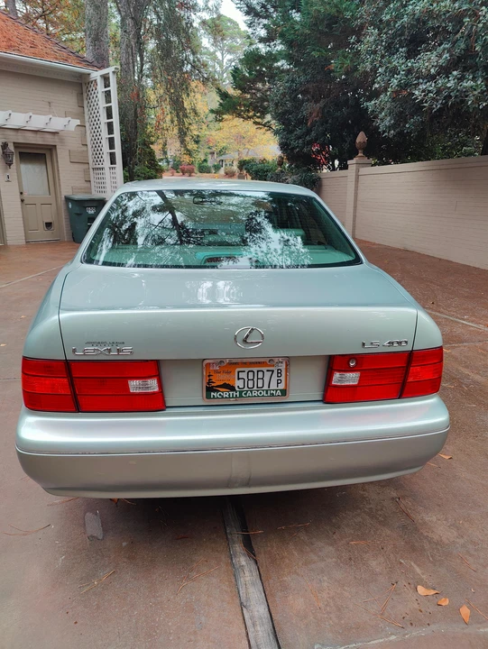 1999 Lexus LS 2nd Gen - Image 17 of 31
