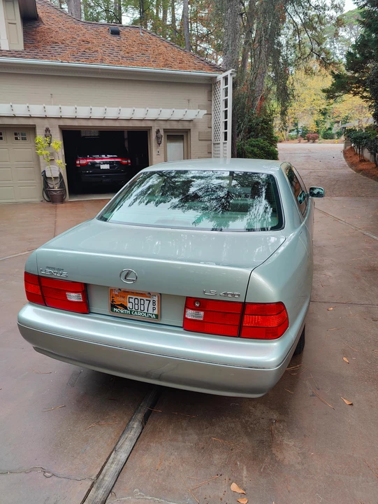 1999 Lexus LS 2nd Gen - Image 18 of 31