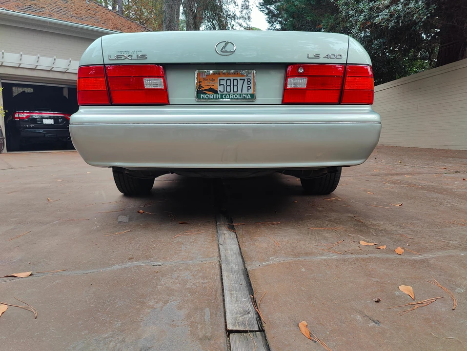 1999 Lexus LS 2nd Gen - Image 15 of 31